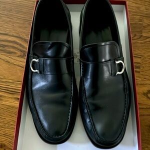 Black Ferragomo Loafers. Size 11.5, runs a bit large.
